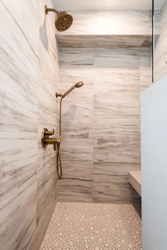 Salle de bain principale Zirbel