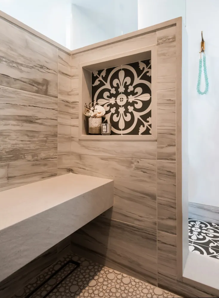 Salle de bain principale Zirbel