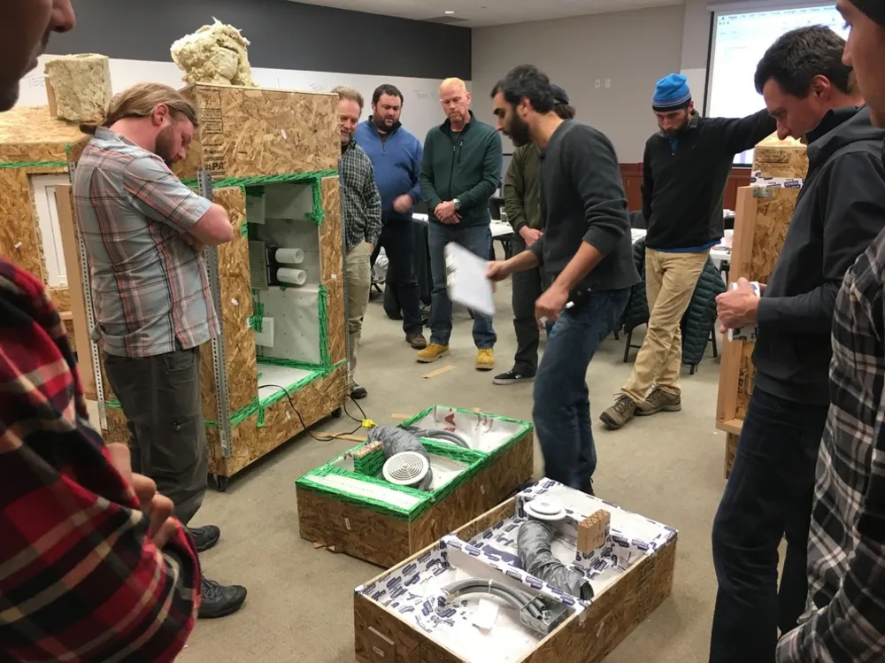 Passiivirakennuksen koulutus rakentajille