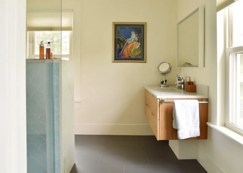 My Servista: współczesny styl w domu rodzinnym Massachusetts z 1909 roku