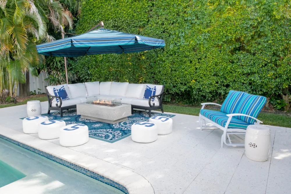 Boca Blue - Sitzbereich im Freien