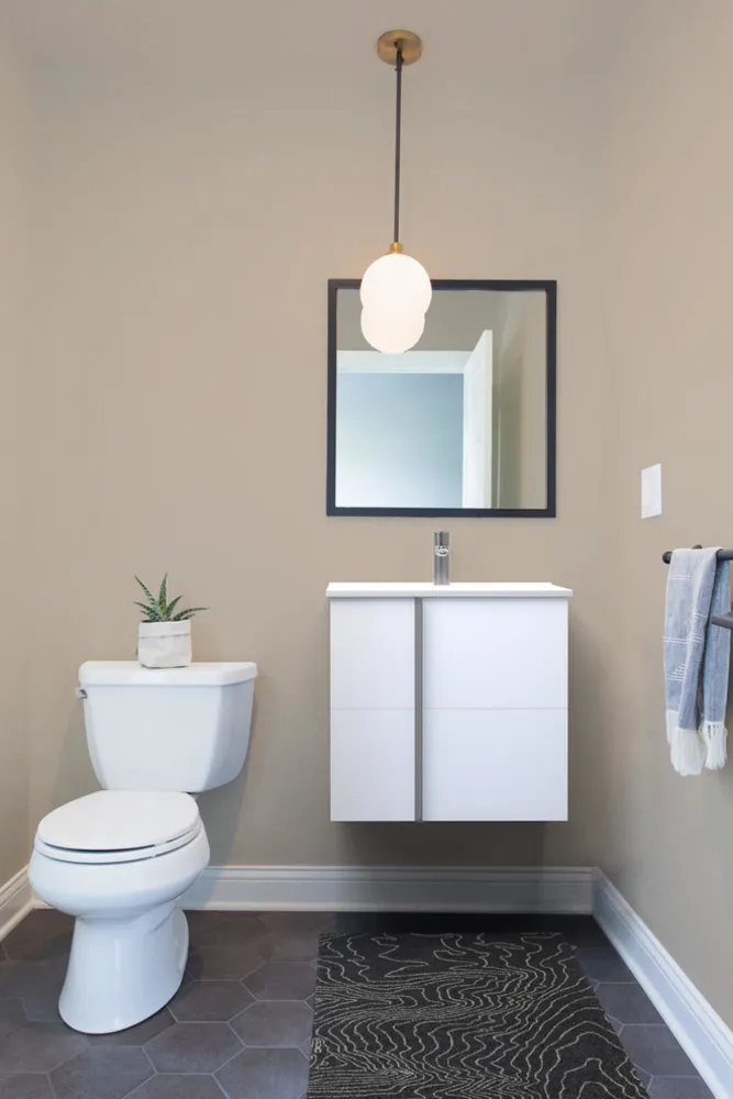 Se hvordan å bytte ut bare 3 ting endrer dette badet