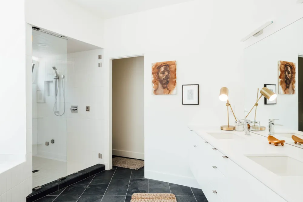 Servista Tour: Passiivitalo jyrkällä ja lumisella paikalla