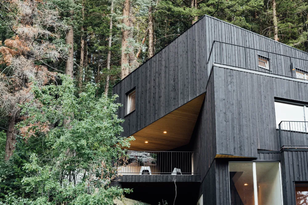 Servista Tour: Passiivitalo jyrkällä ja lumisella paikalla