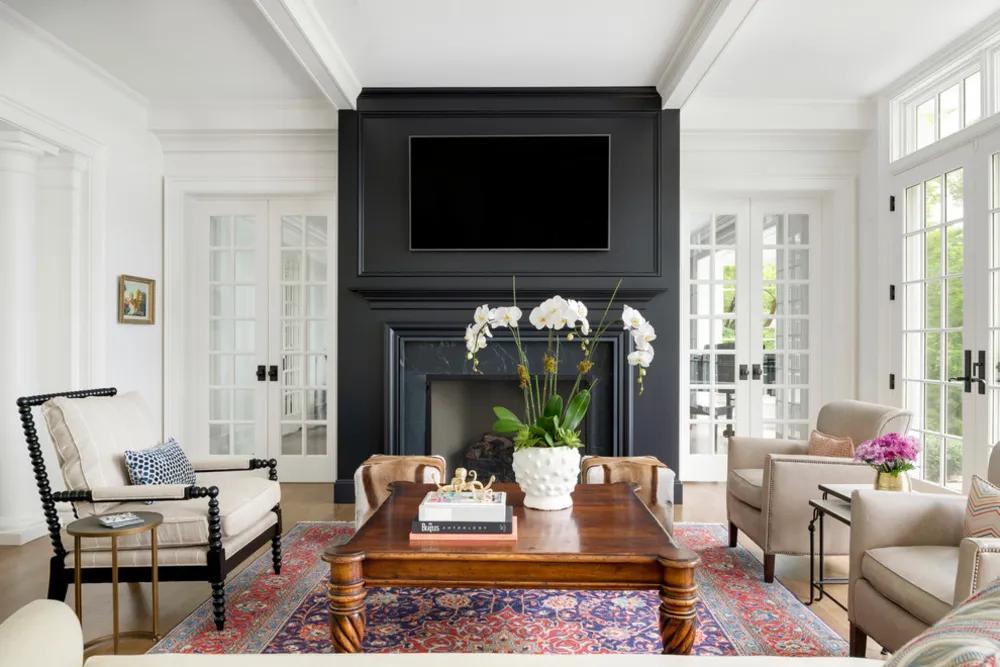 Colonial on the Bluff