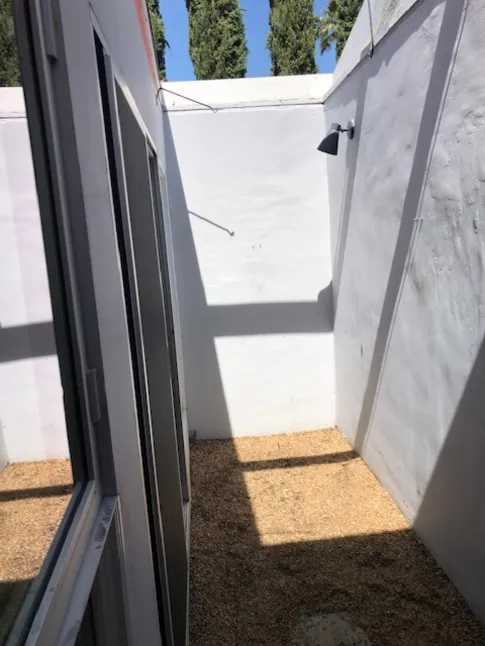 Buiten-/binnenbadkamer in de Hollywood Hills