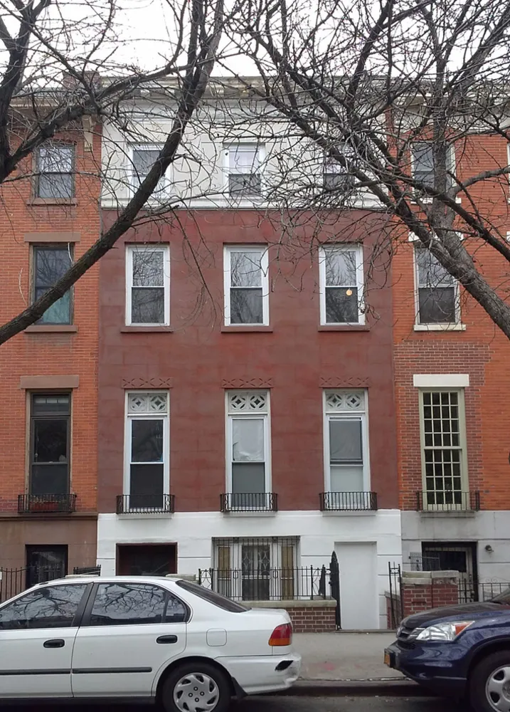 HISTORIA DE Brooklyn Brownstone