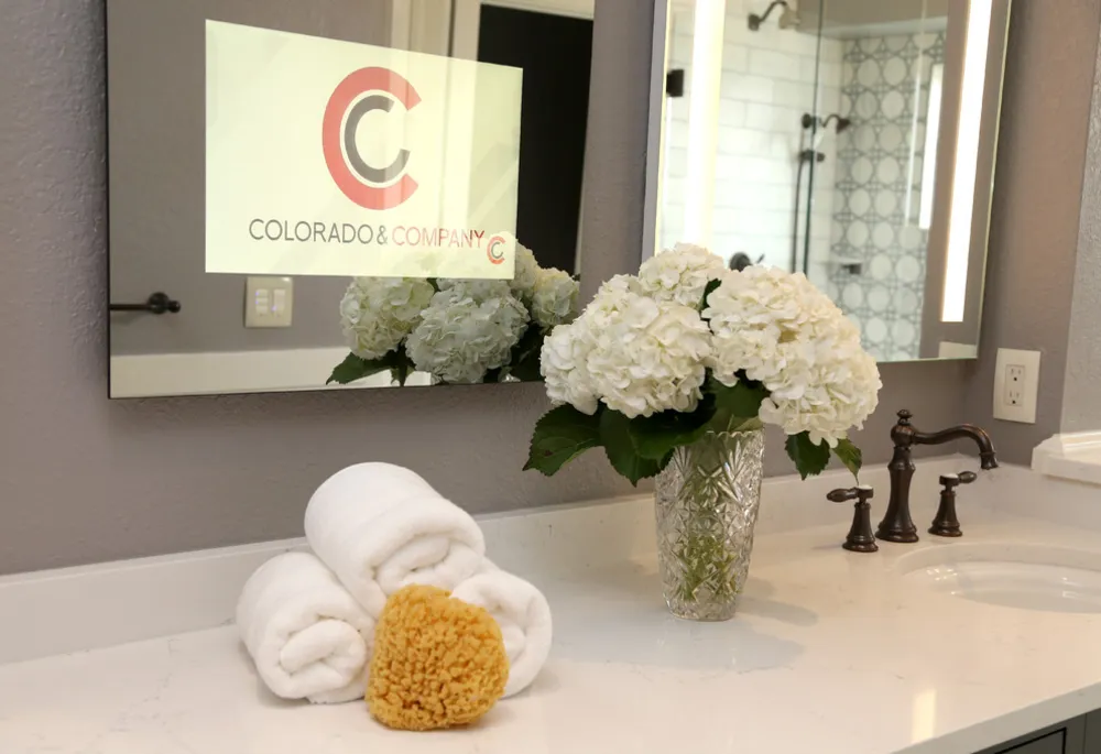 Center Vanity Mirror forvandles til TV