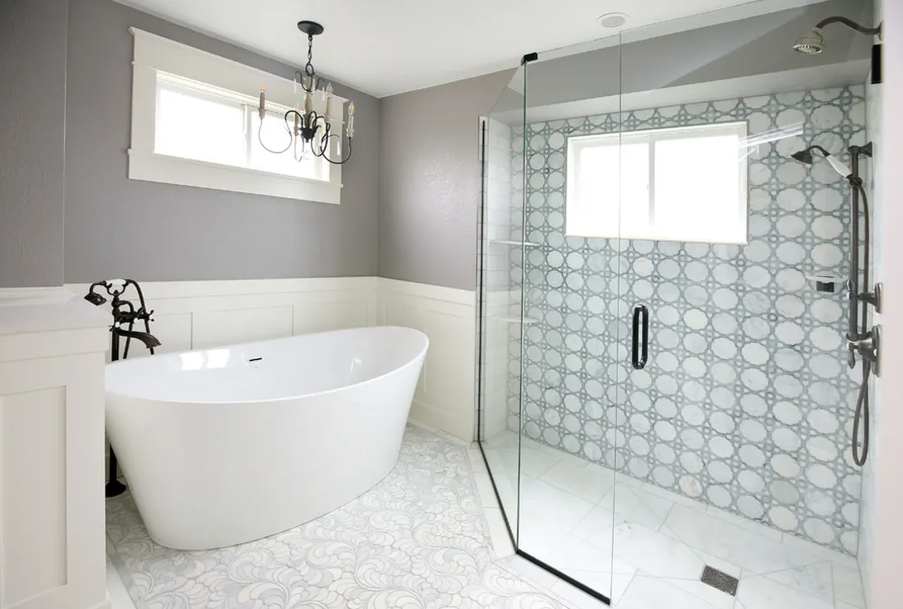 Stand Alone badekar og udvidet bruser