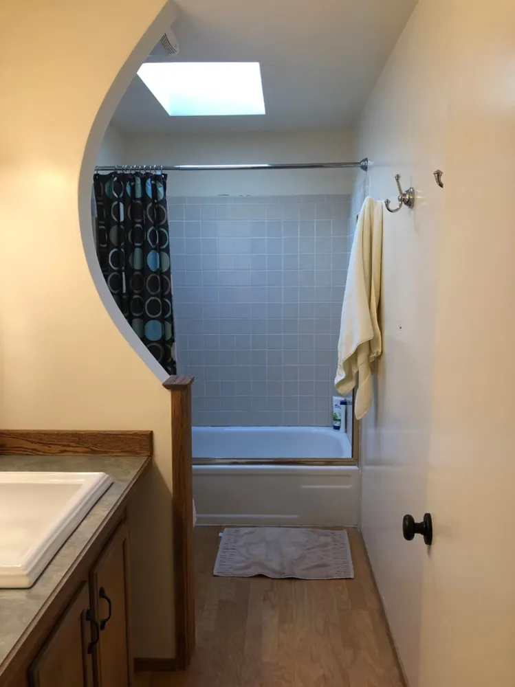 Haftanın Banyosu: Holly Beros