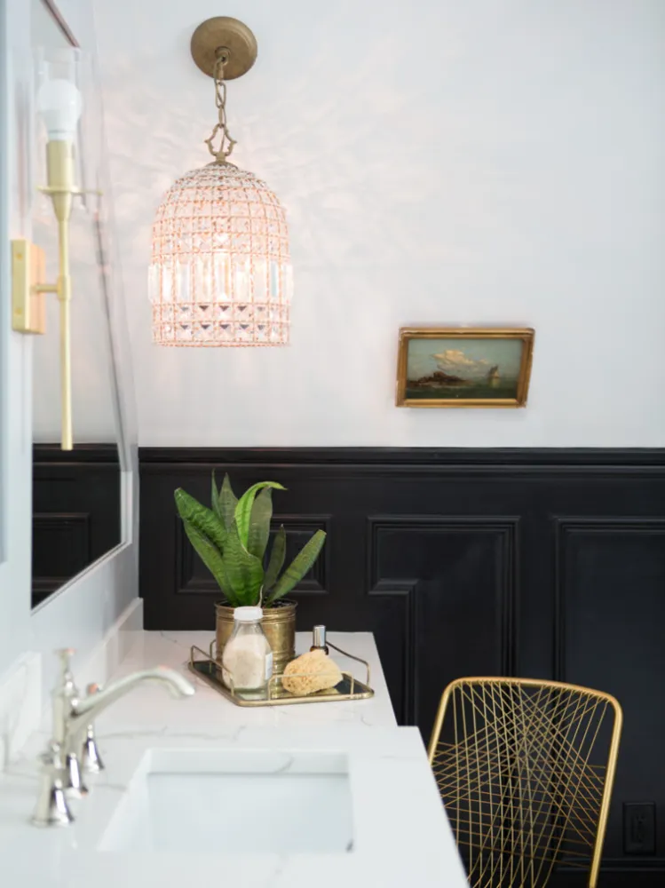 Spazioso bagno in soffitta