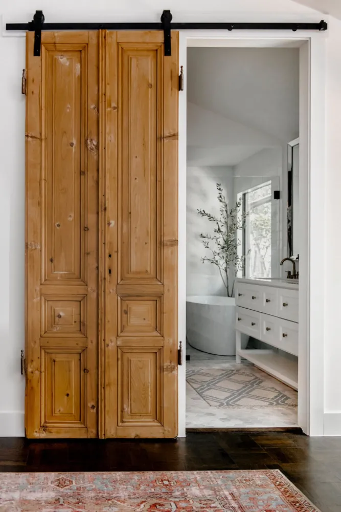 Ett nytt badrum passar en stuga från 1935 i Tulsa