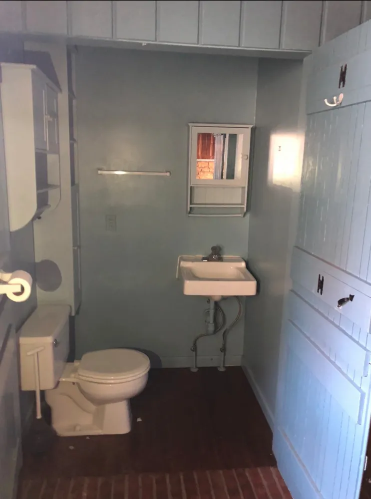 Ett nytt badrum passar en stuga från 1935 i Tulsa