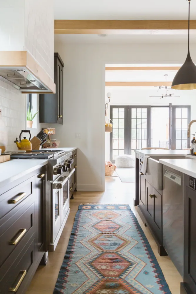 My Servista: gemoderniseerd Tudor-geïnspireerd familiehuis in Chicago