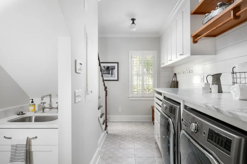 Organisert mudroom and laundry
