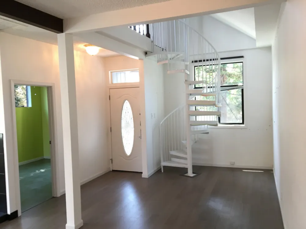 "Çatıyı Yükselt" Çağdaş Kır Evi