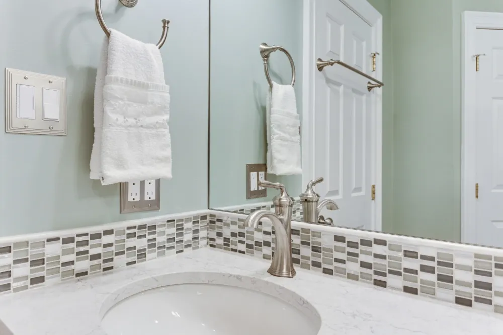 Gri Ebeveyn Banyo Tasarımı | Reico Kitchen & Bath