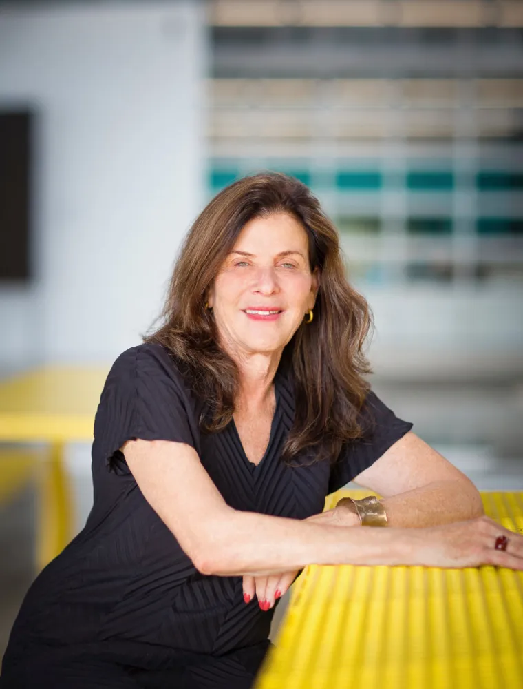 Jorden i hendes hænder: 75 ekstraordinære kvinder, der arbejder i planternes verden