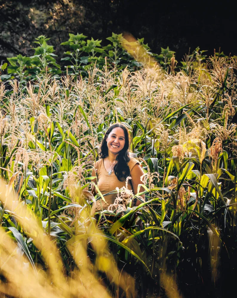 Jorden i hendes hænder: 75 ekstraordinære kvinder, der arbejder i planternes verden