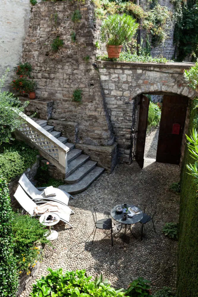 Un'antica residenza scopre un'anima luminosa..e vacanziera