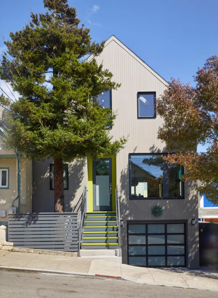 Sinä päätät: mikä väri tälle etuovelle?