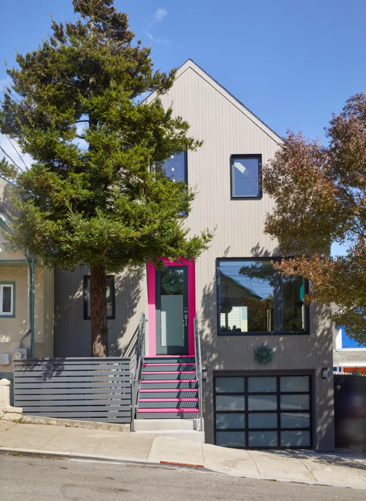 Sinä päätät: mikä väri tälle etuovelle?