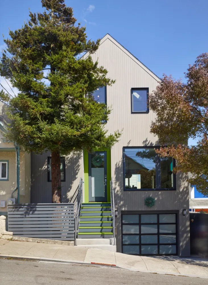 Sinä päätät: mikä väri tälle etuovelle?