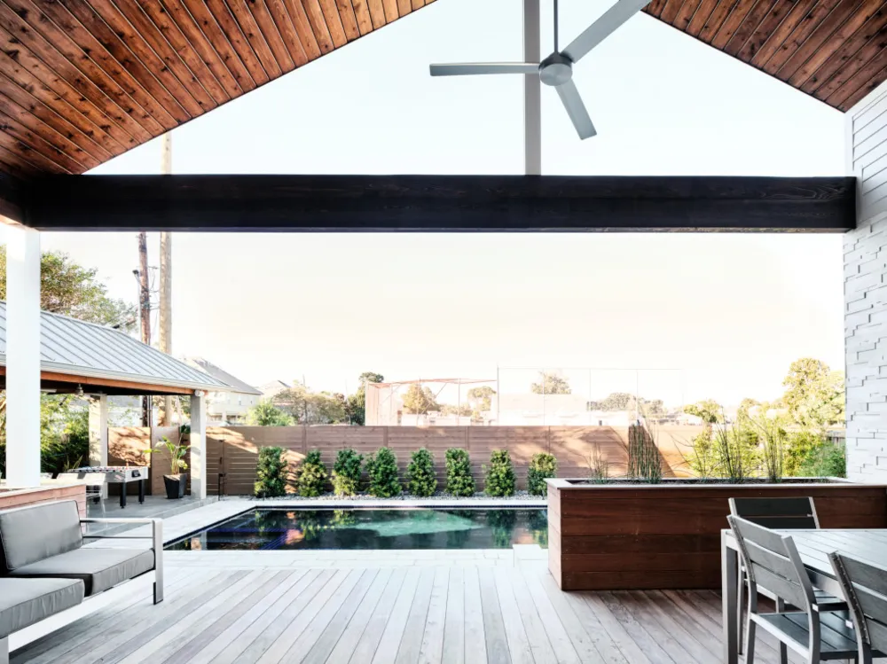 Veranda- och bakgårdsrenovering - Gamla Metairie