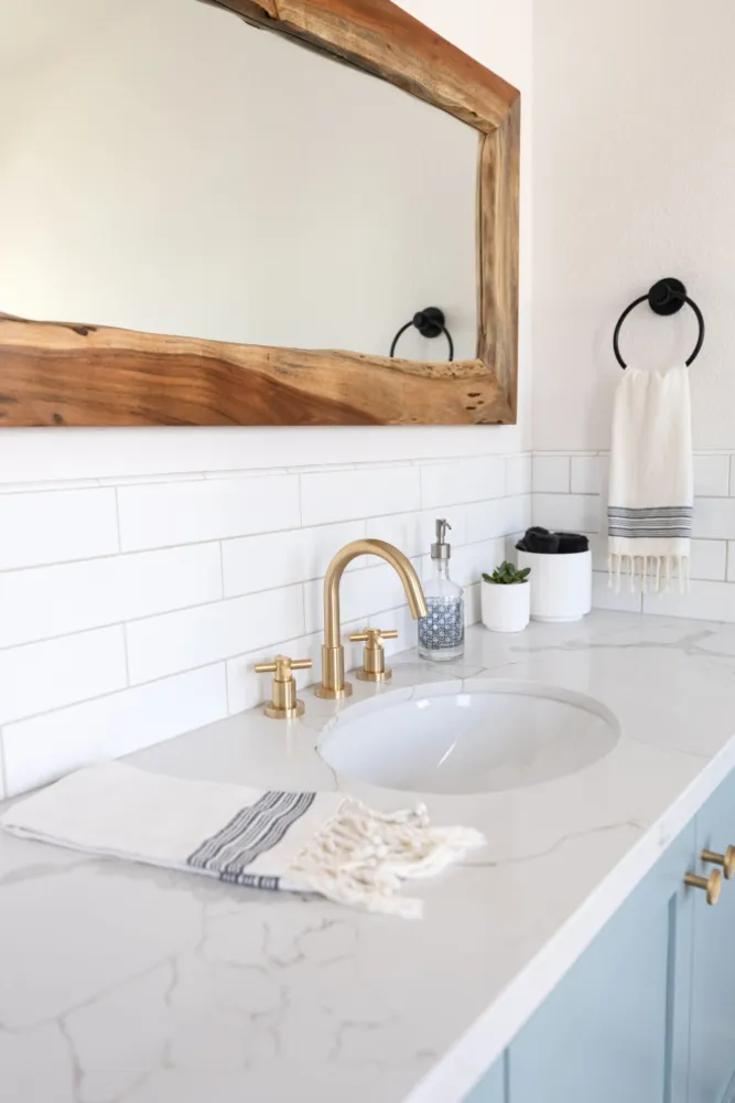 Сучасна ванна в фермерському будинку 2