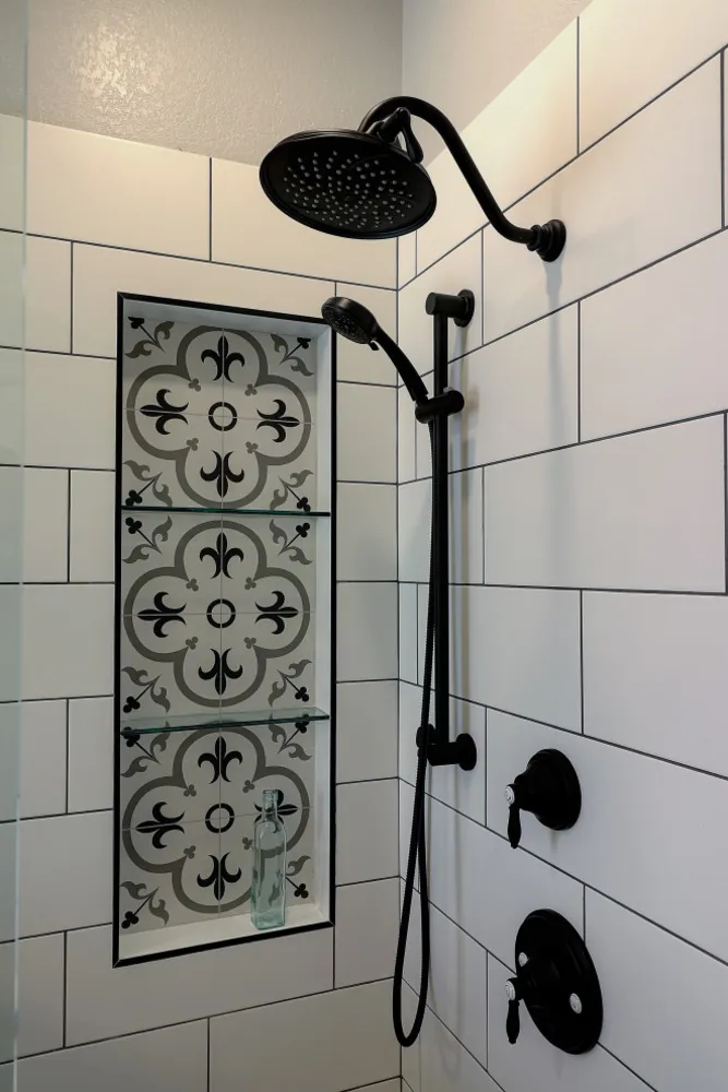 Elegante trasformazione del bagno