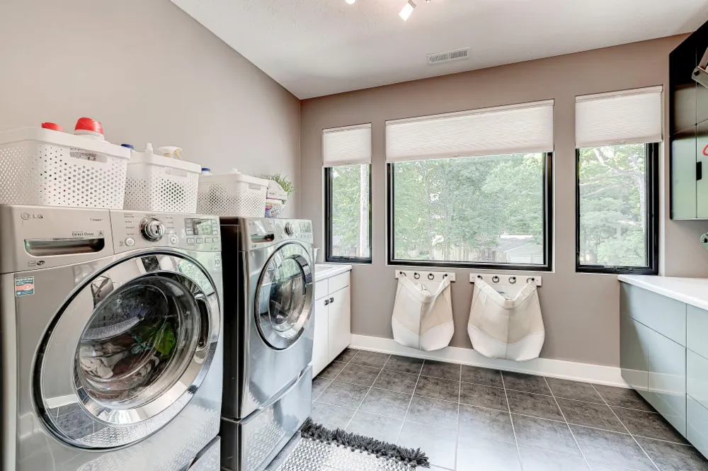 Szykowny i nowoczesny — Downtown Carmel