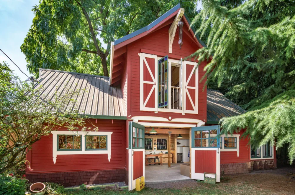Lonesomeville Pottery Studio & ADU