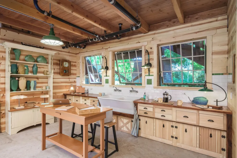 Lonesomeville Pottery Studio & ADU