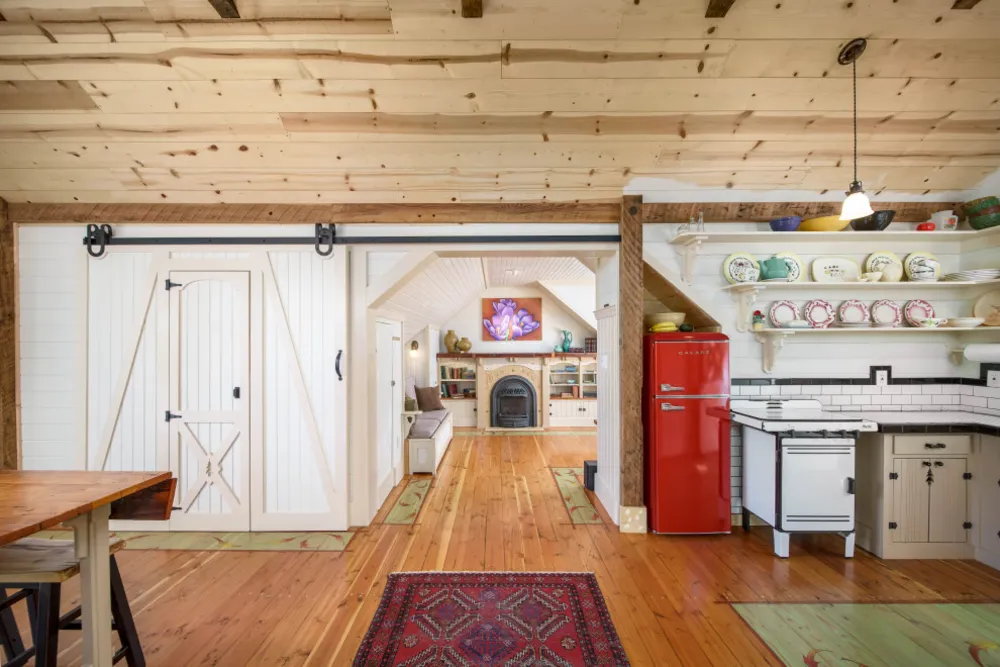 Lonesomeville Pottery Studio & ADU