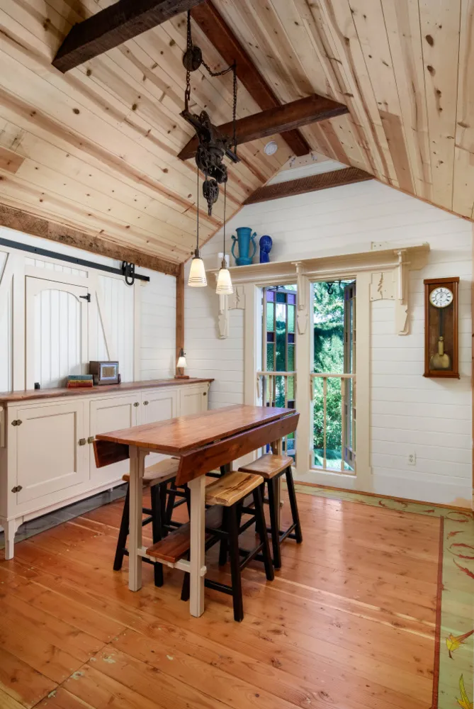 Lonesomeville Pottery Studio & ADU
