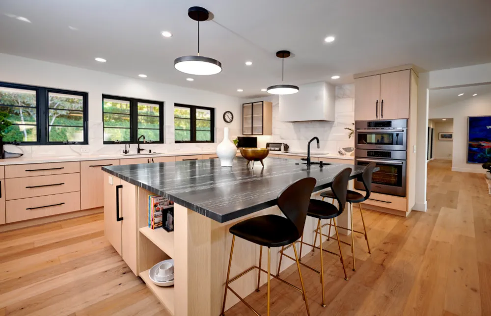 Remodelación del hogar con un toque artístico moderno