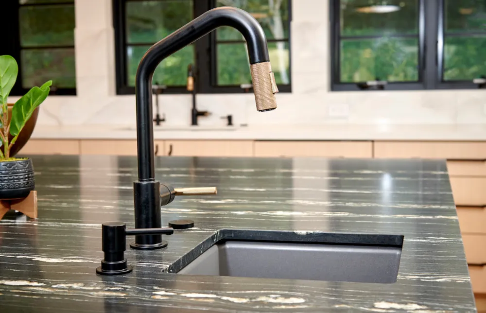 Remodelación del hogar con un toque artístico moderno