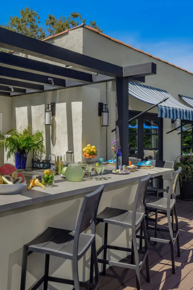 Los Angeles Entertaining Backyard