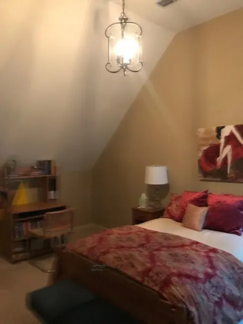 Avant et après : la maison des années 1990 reçoit un rafraîchissement du nid qui se vide