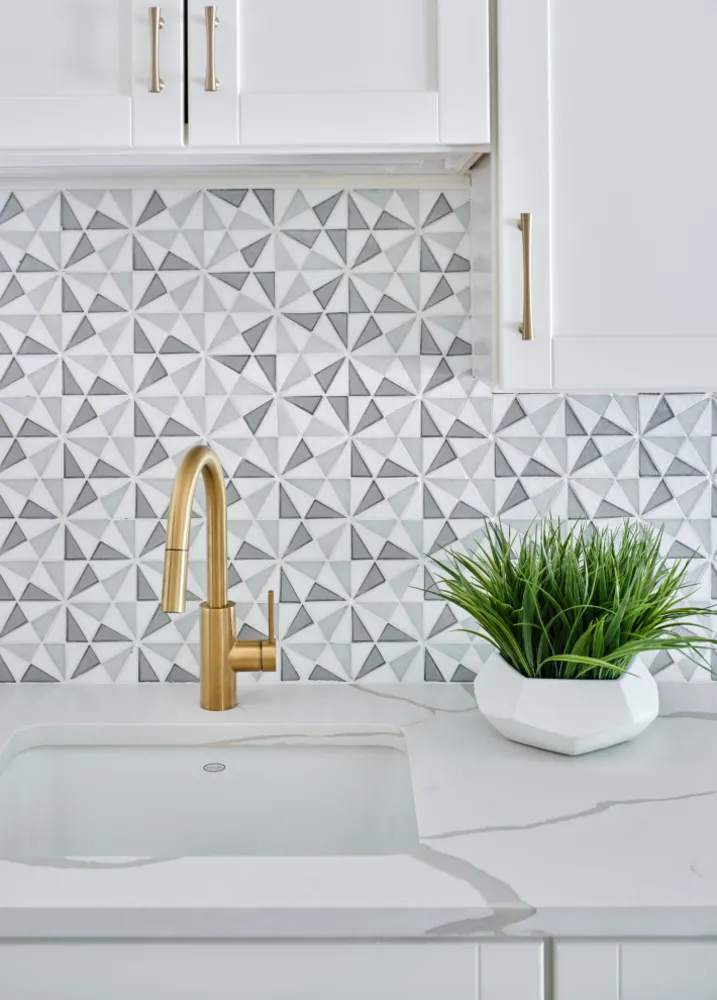 Projekt Kenilworth – nowoczesna przebudowa całego domu z połowy wieku