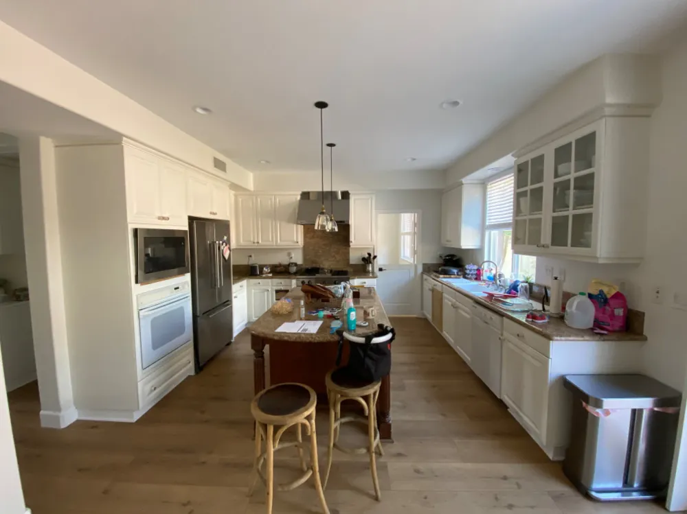 Кухня тижня: реверанс до природи в земляних тонах і зеленому