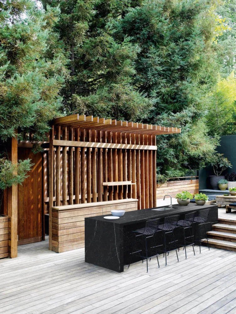 Corian’s Black Marquis style