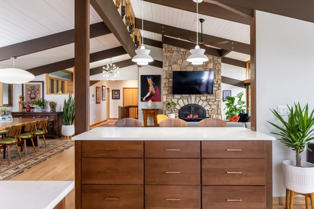 Современный палубный дом середины века