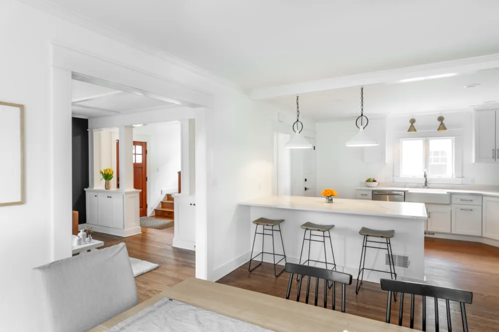 Keittiö & Master Suite: Olivia Ave