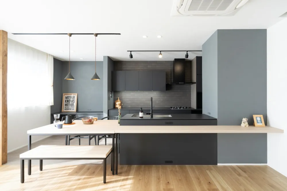 ブラックを効かせたモダンスタイル