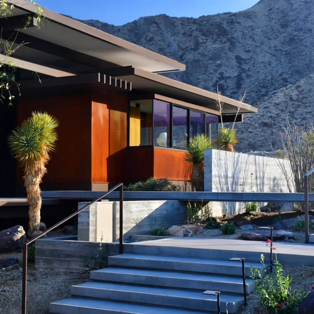 Dílo architekta Raye Kappea debutuje v kalifornské poušti