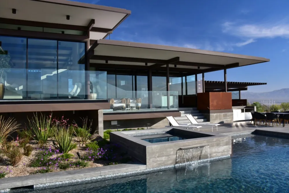 Dílo architekta Raye Kappea debutuje v kalifornské poušti