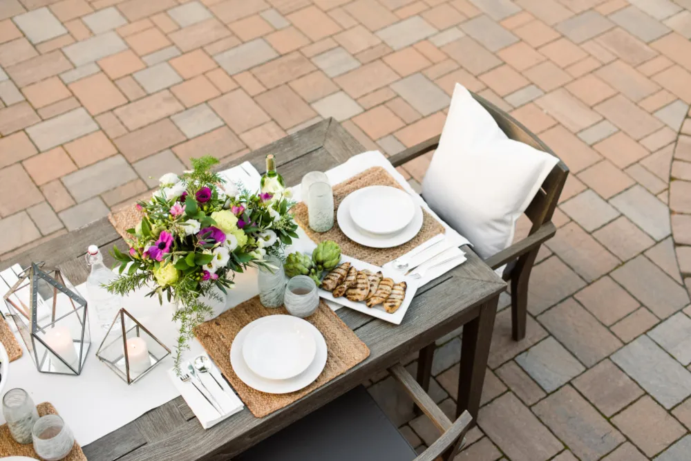 Dış Mekanda Zarif Bir Bahar Akşamı