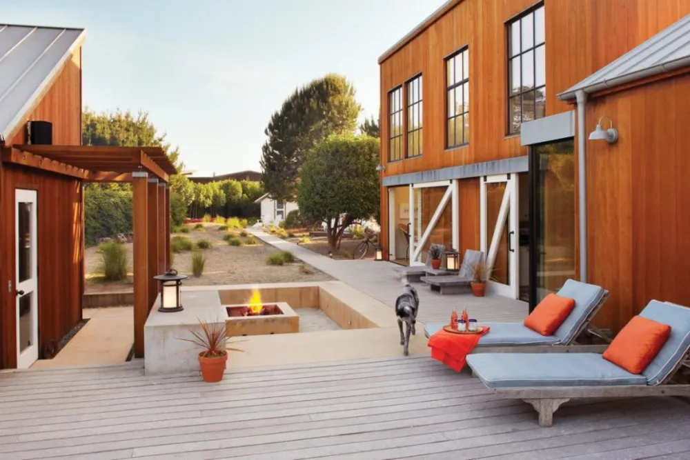 Палуби та внутрішні дворики Сан-Хосе