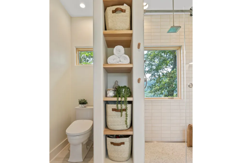 Spa-badrum på bergstoppen